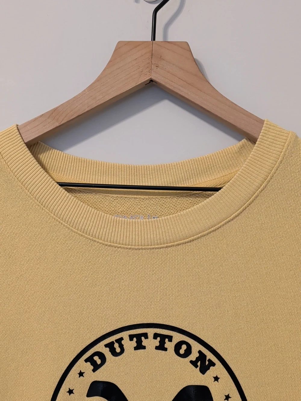 Dutton Ranch Yellowstone Sweatshirt - Picture 4 of 10